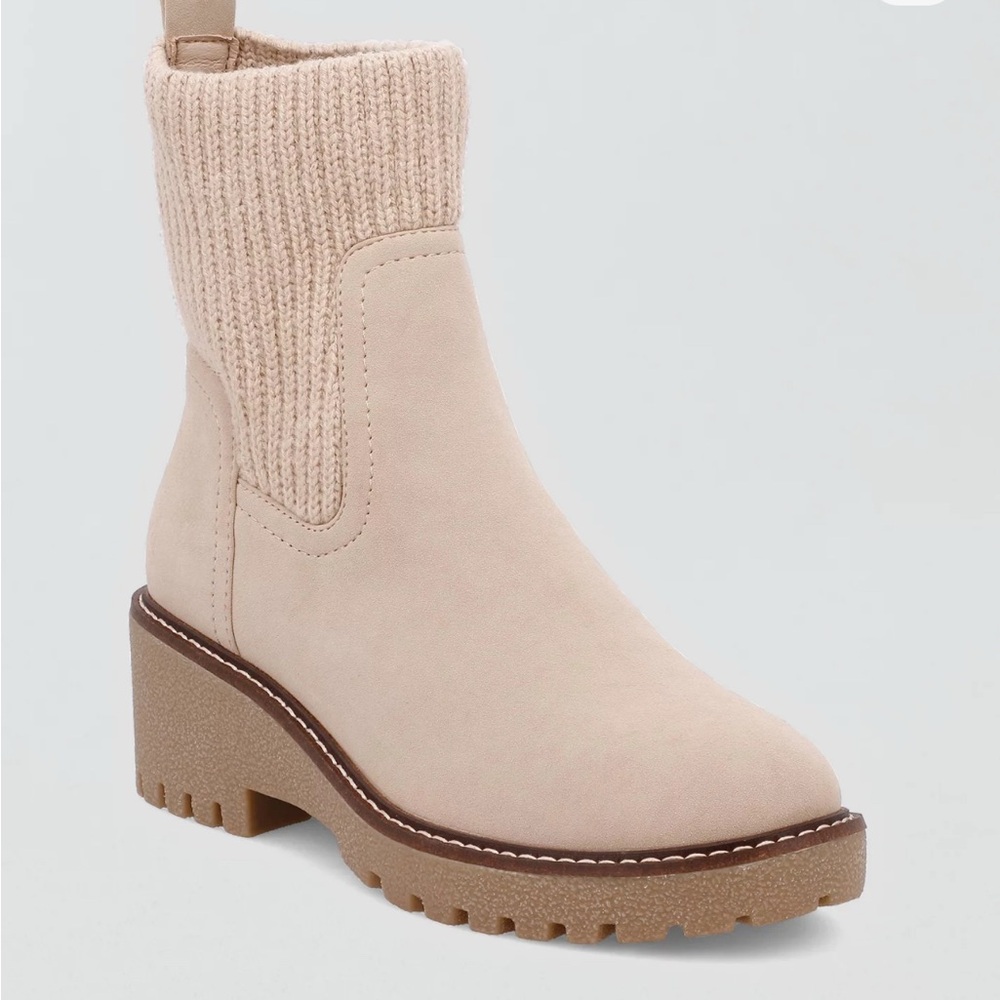 Mia Kara Knit Cuff Chelsea Boots - Size 7.5